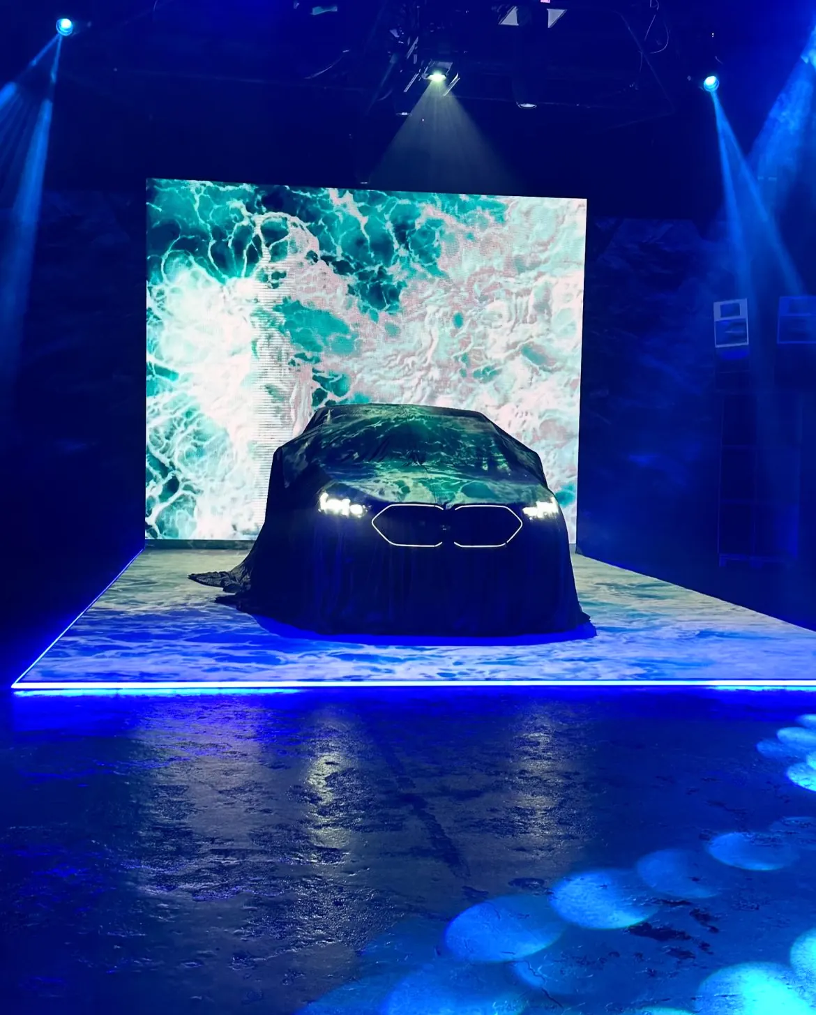 BMW — Blue LED edge for a car reveal